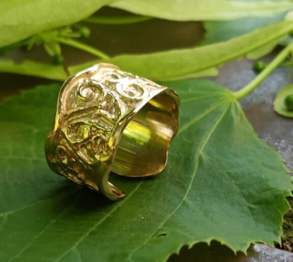 Massive handmade 18k gold ring with traditional ornaments Herolda Jewellery
