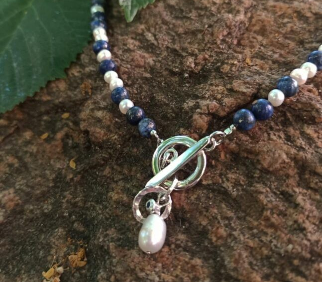 Handmade pearl necklace with silver pendant Herolda Jewellery